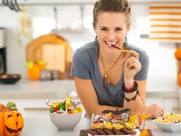 3 helpful tips when managing your Halloween candy cravings