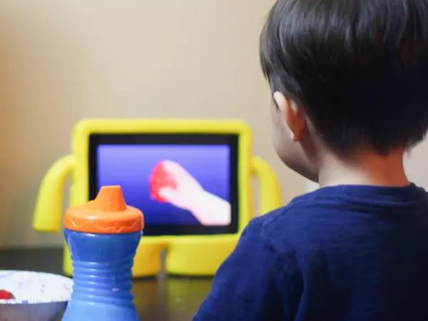 How screen time affects kids health