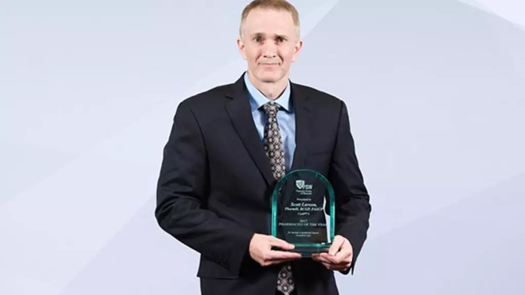 Gundersen St. Joseph’s Hospital and Clinics, Scott Larson named Wisconsin Pharmacist of the Year