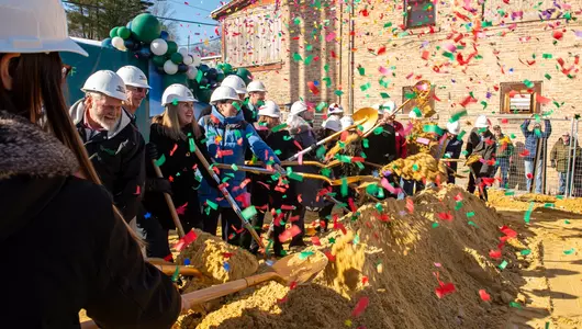 groundbreaking-ceremony-with-shovels-and-confetti