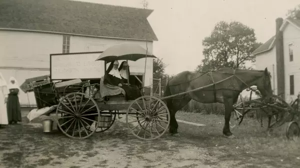 Historical photo of Gundersen St. Elizabeth's sisters' horse and buggy.
